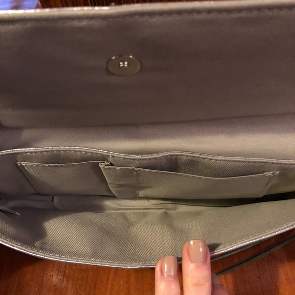 Silver clutch - Picture 3 of 3